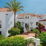 Tranquil 2 Bdrm Peaceful Apt W/ 2 Pools