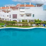 Tranquil 2 Bdrm Peaceful Apt W/ 2 Pools